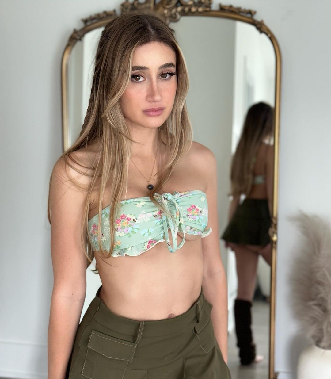 Bronwin Aurora Wiki, Age, Biography, Career, Networth, Boyfriend